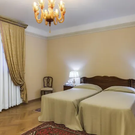 Hotel Fenaroli Palace
