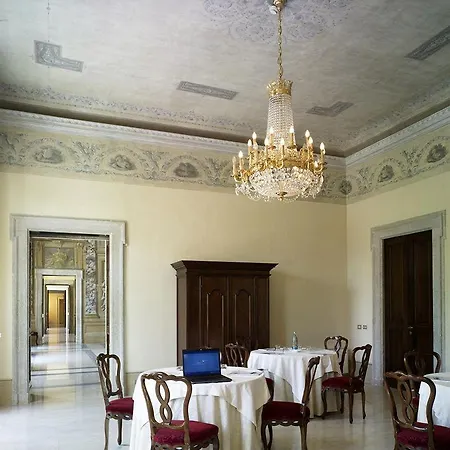 Fenaroli Palace מלון רצאטו