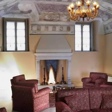 מלון Fenaroli Palace 4*