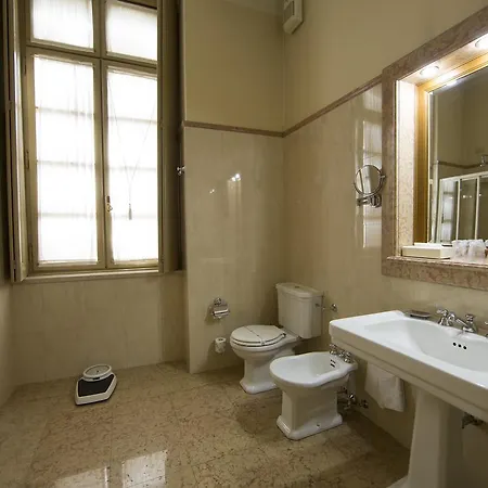 מלון Fenaroli Palace רצאטו