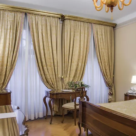 מלון Fenaroli Palace
