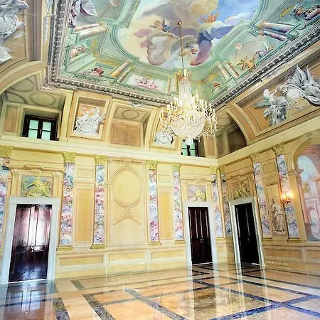 Fenaroli Palace מלון 4*