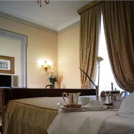 Fenaroli Palace מלון 4*